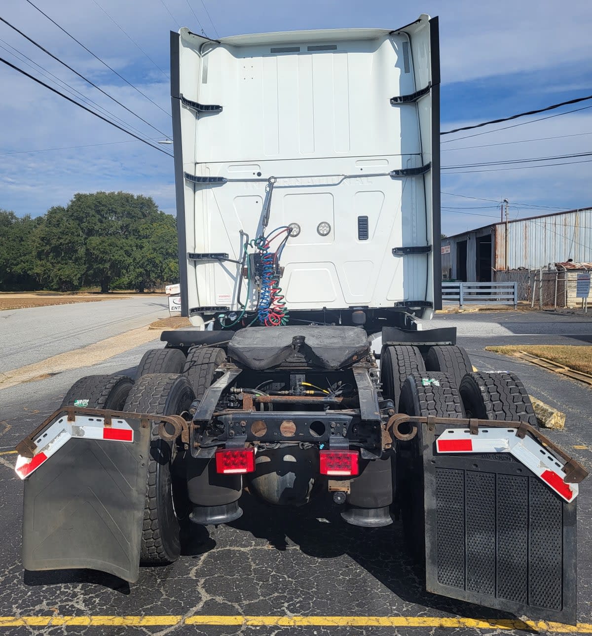 2019 International - image 5