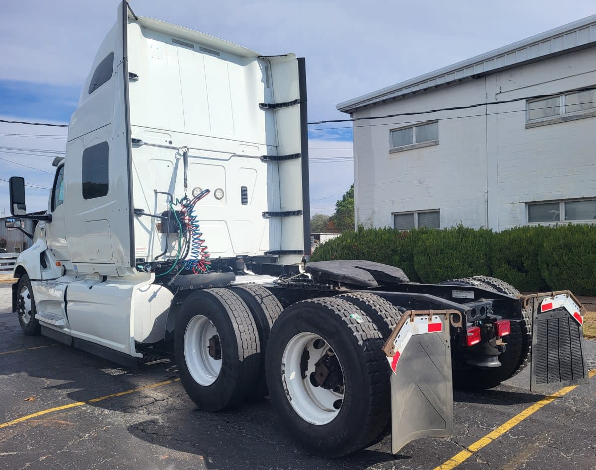 2019 International - image 6