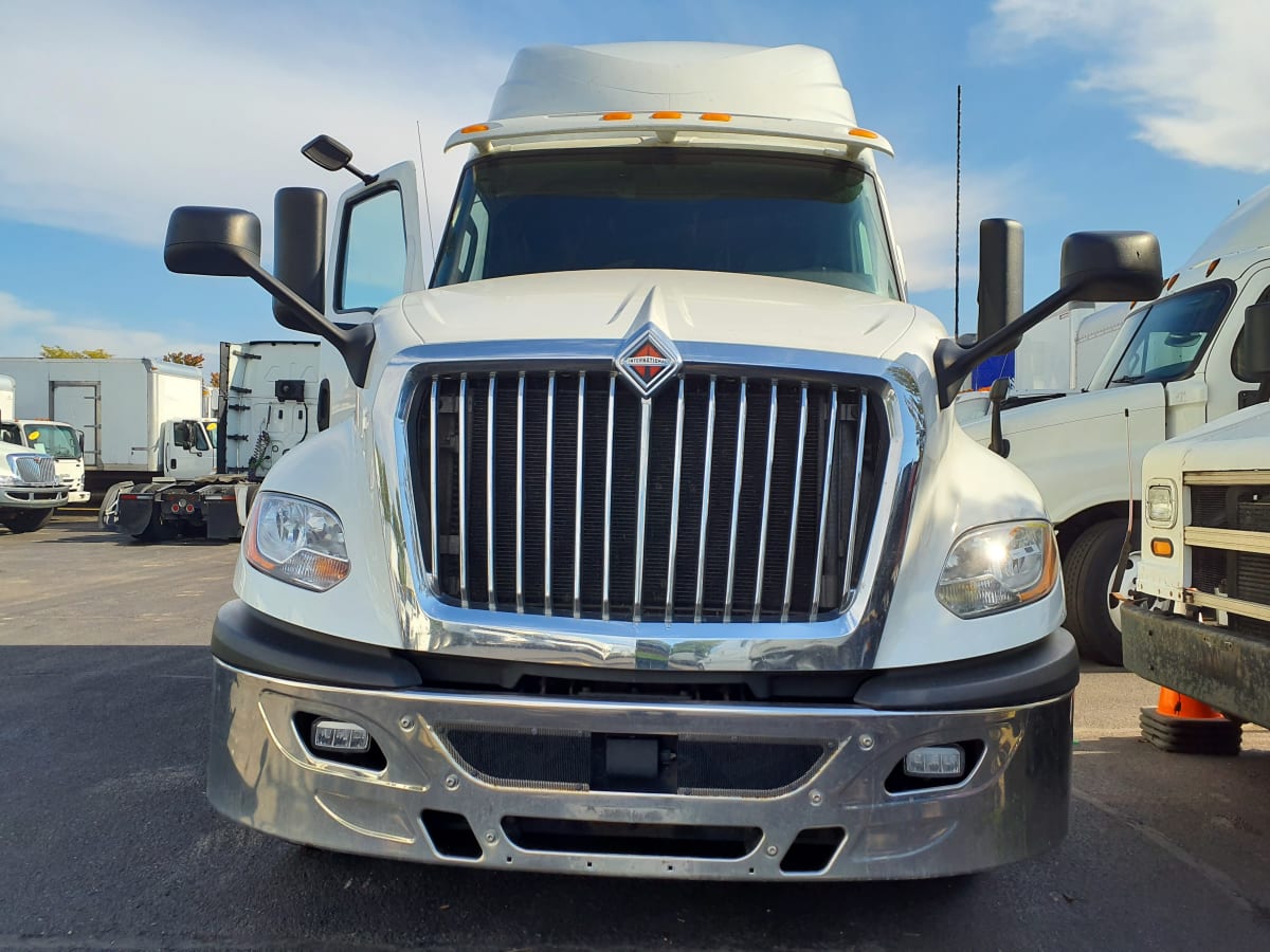 2019 Navistar International LT625 SLPR CAB 833370