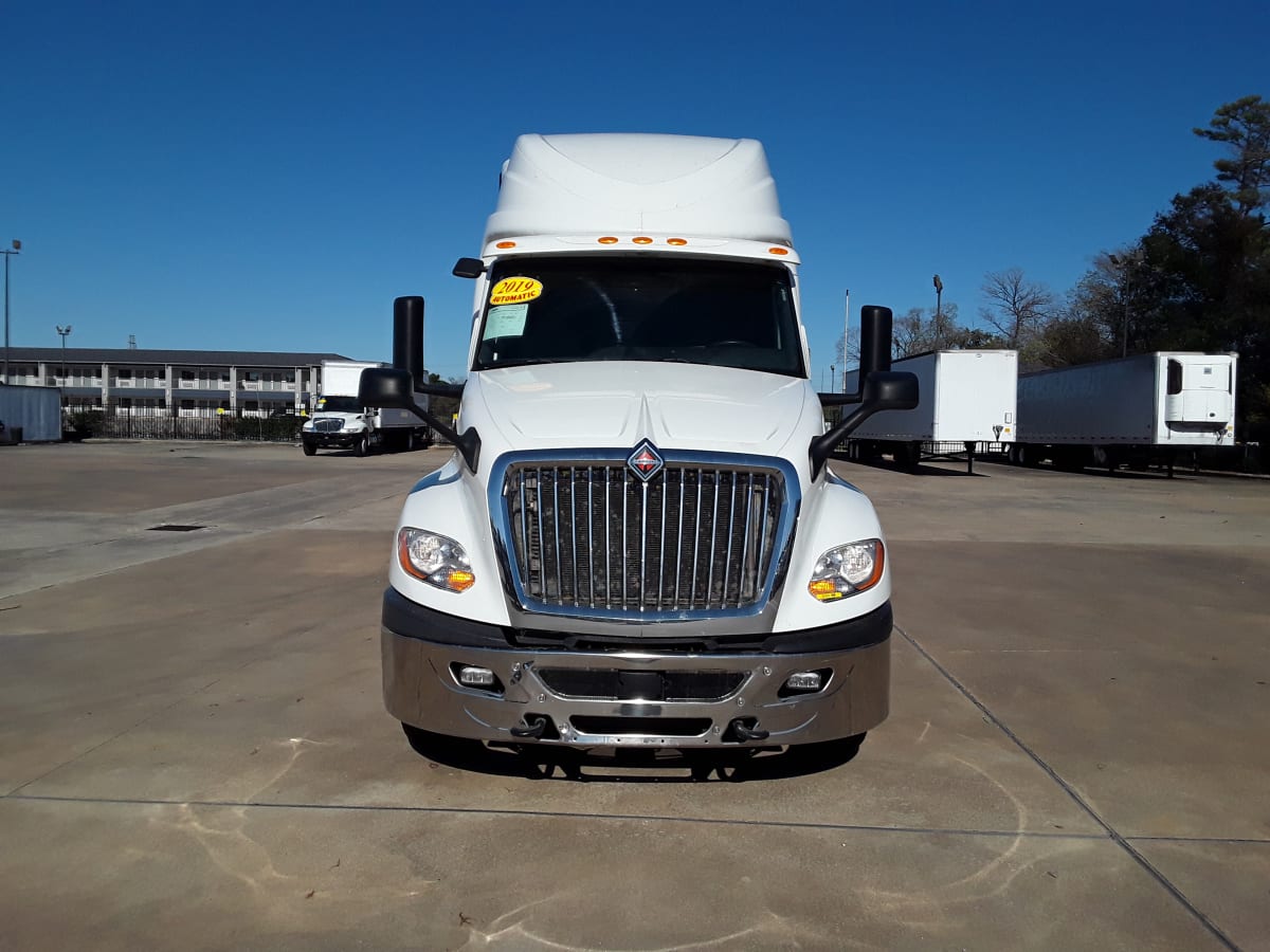 2019 Navistar International LT625 SLPR CAB 833425