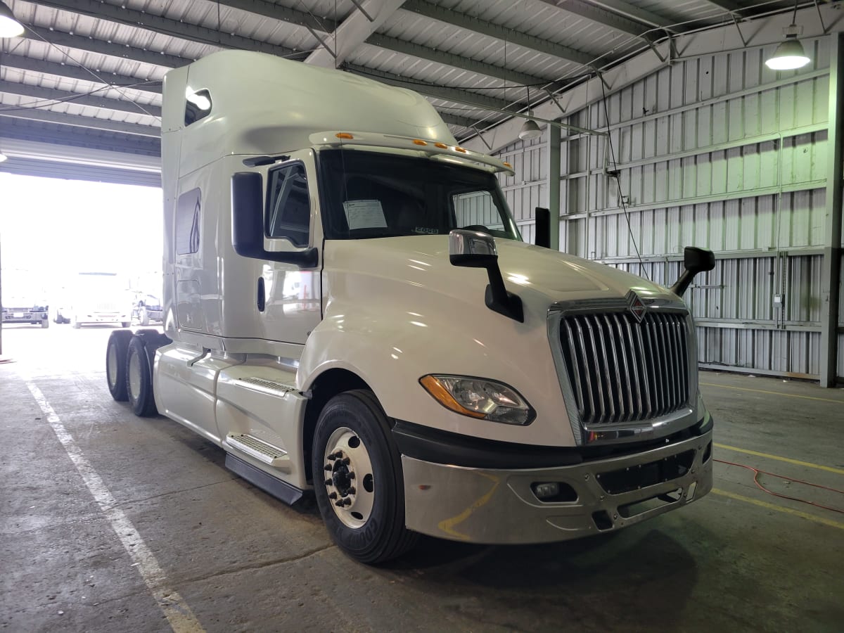 2019 Navistar International LT625 SLPR CAB 833428