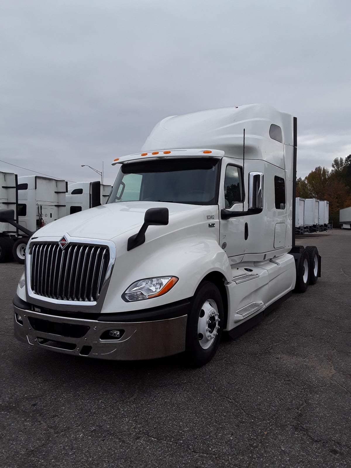 2019 Navistar International LT625 SLPR CAB 833452