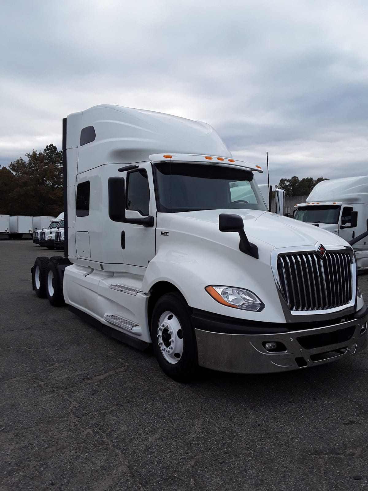 2019 Navistar International LT625 SLPR CAB 833452