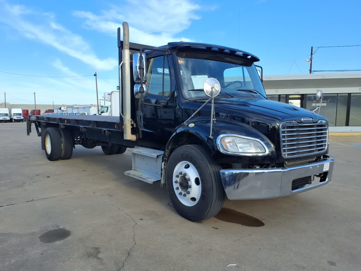2019 Freightliner M2 106 in Dallas, TX — photo 3