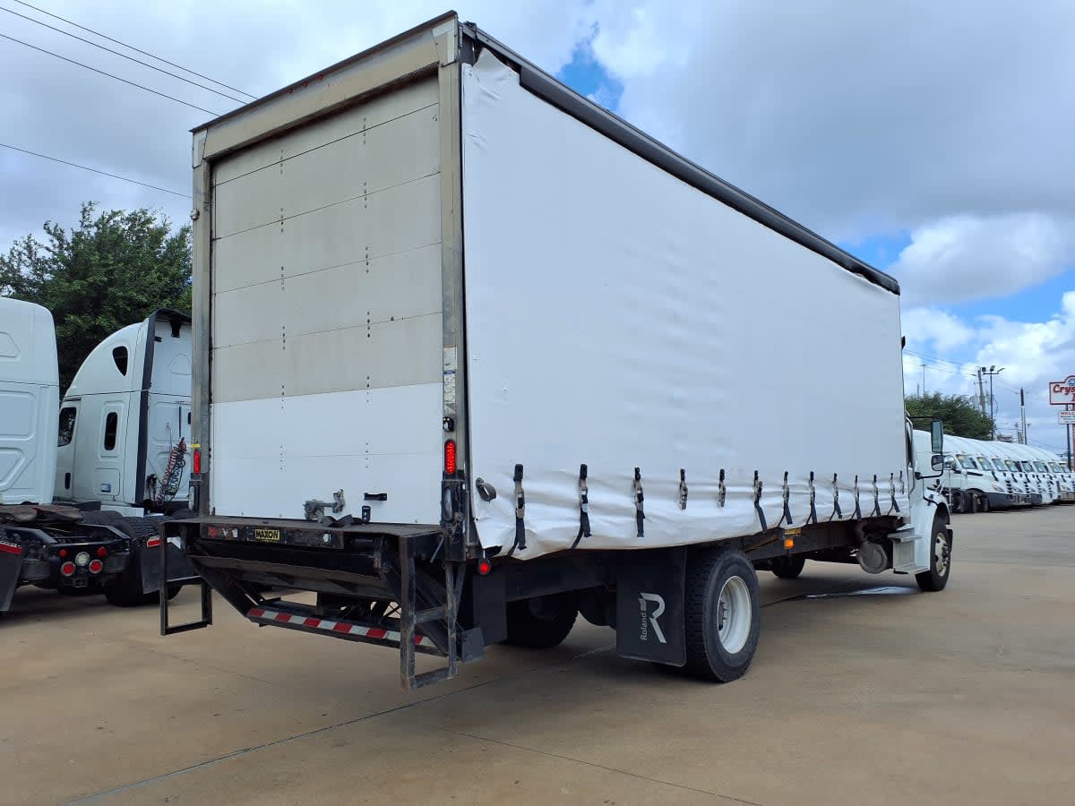 2019 Freightliner M2 106 in Houston, TX — photo 4