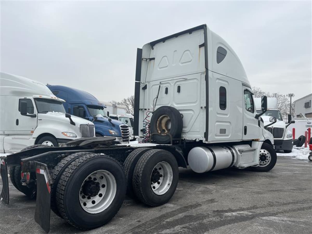 2019 Freightliner - image 4