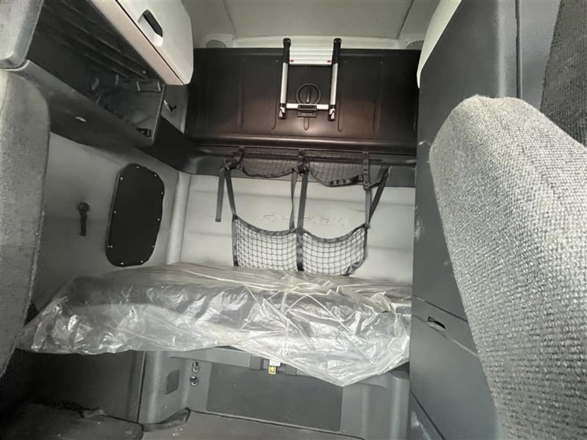 2019 Freightliner - image 8