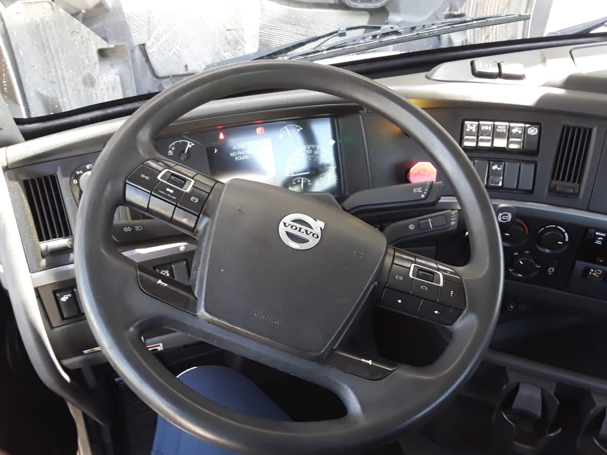 2019 Volvo in Kansas City, MO — photo 7