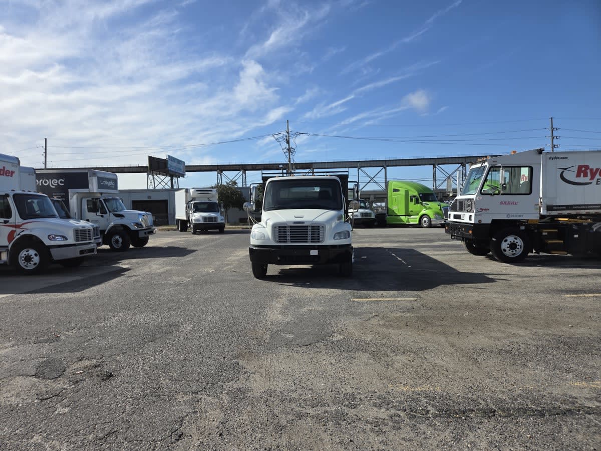 2019 Freightliner/Mercedes M2 106 833854