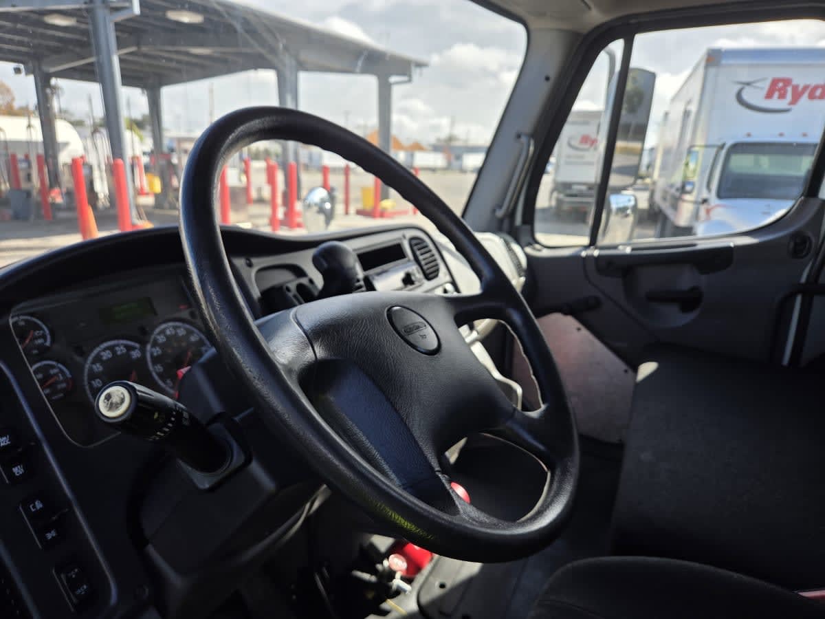 2019 Freightliner/Mercedes M2 106 833854