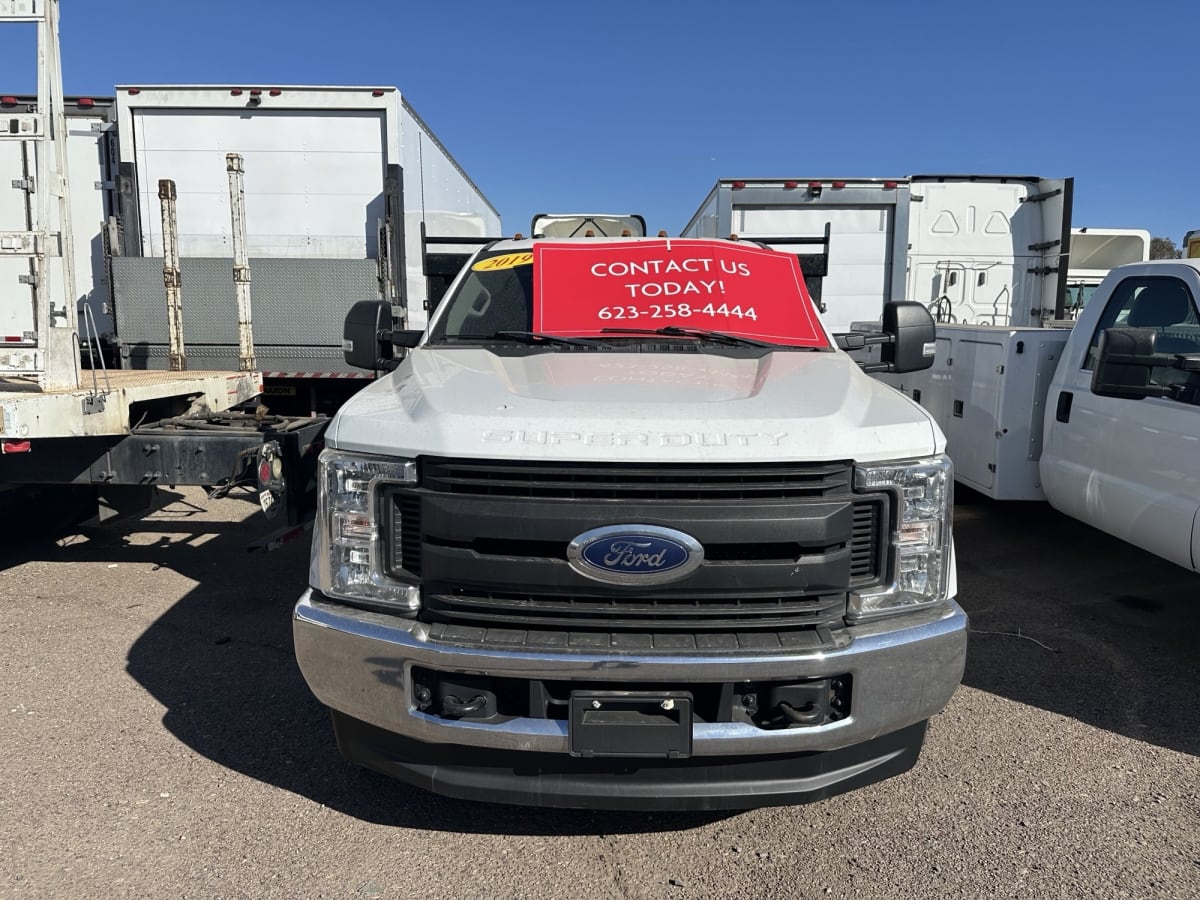 2019 Ford Motor Company F350 833868