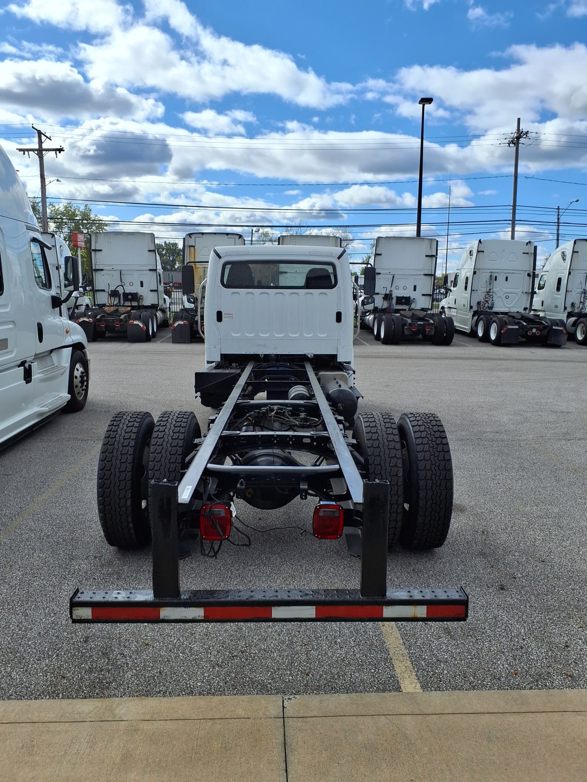 2019 Freightliner/Mercedes M2 106 834160