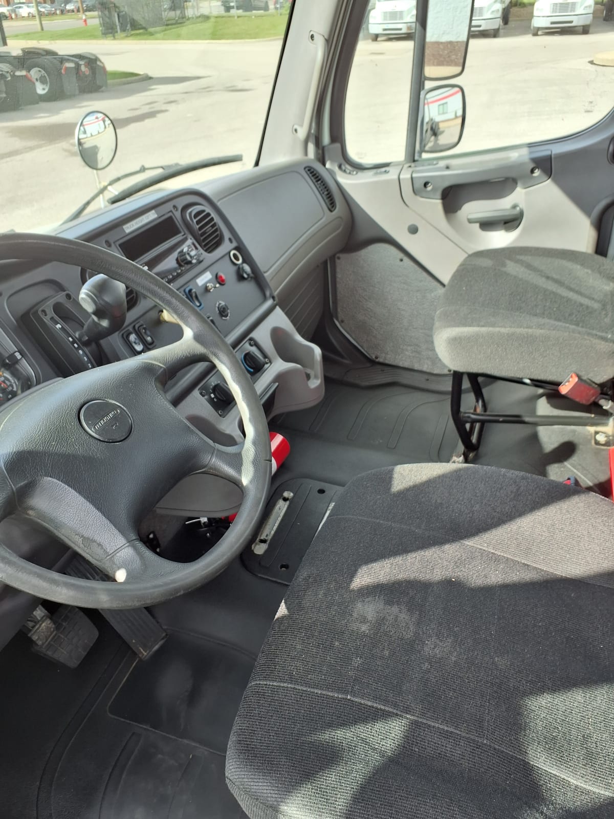 2019 Freightliner/Mercedes M2 106 834160