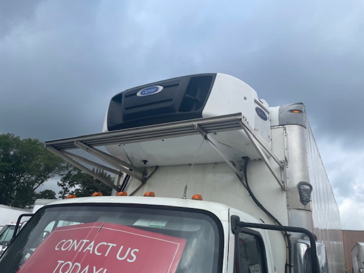 2019 Freightliner M2 106 834225