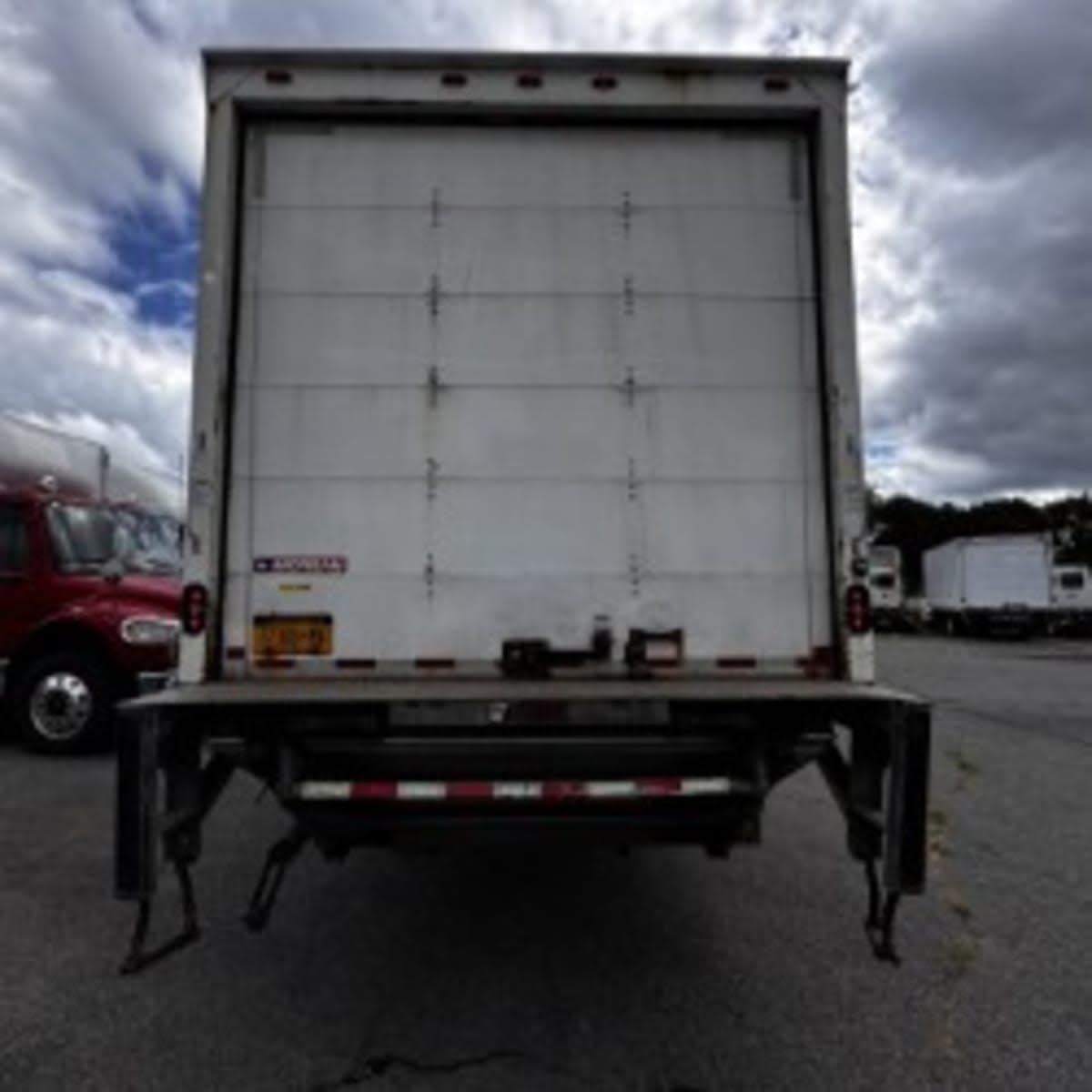 2018 Freightliner M2 106 834379