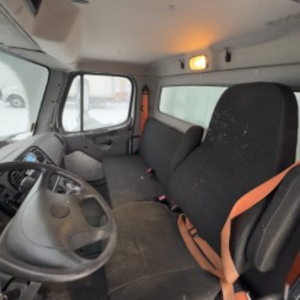 2018 Freightliner/Mercedes M2 106 834380