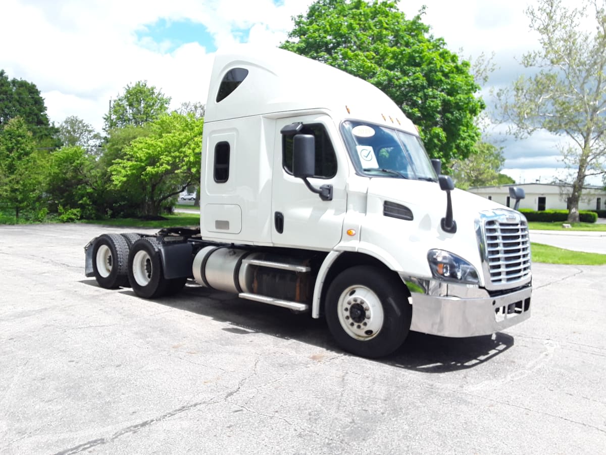 2019 Freightliner Cascadia in Hilliard, OH — photo 3