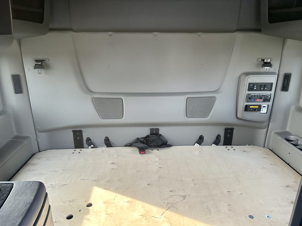 2019 Navistar International LT625 SLPR CAB 835187