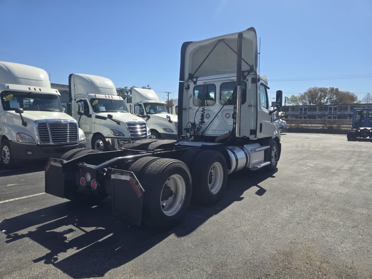 2019 Freightliner - image 6