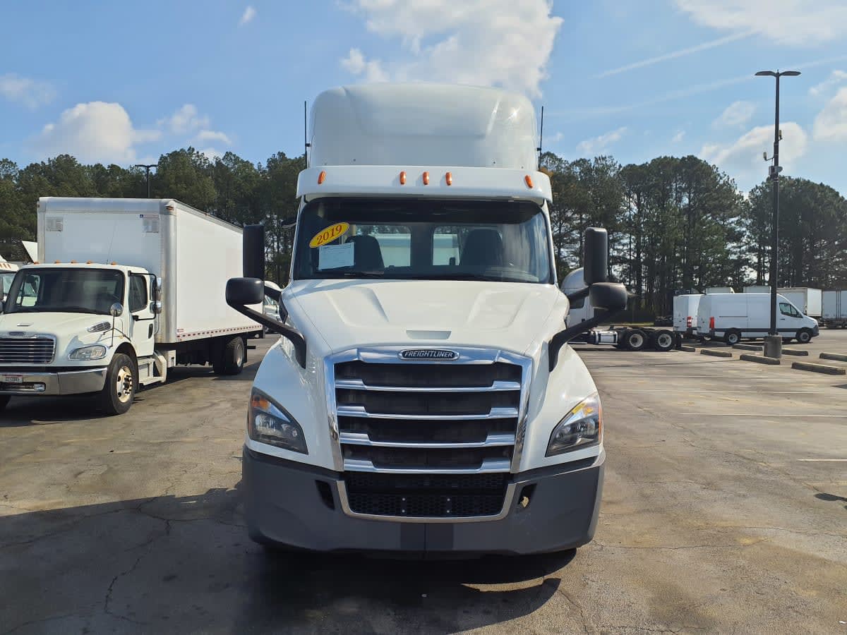 2019 Freightliner - image 2