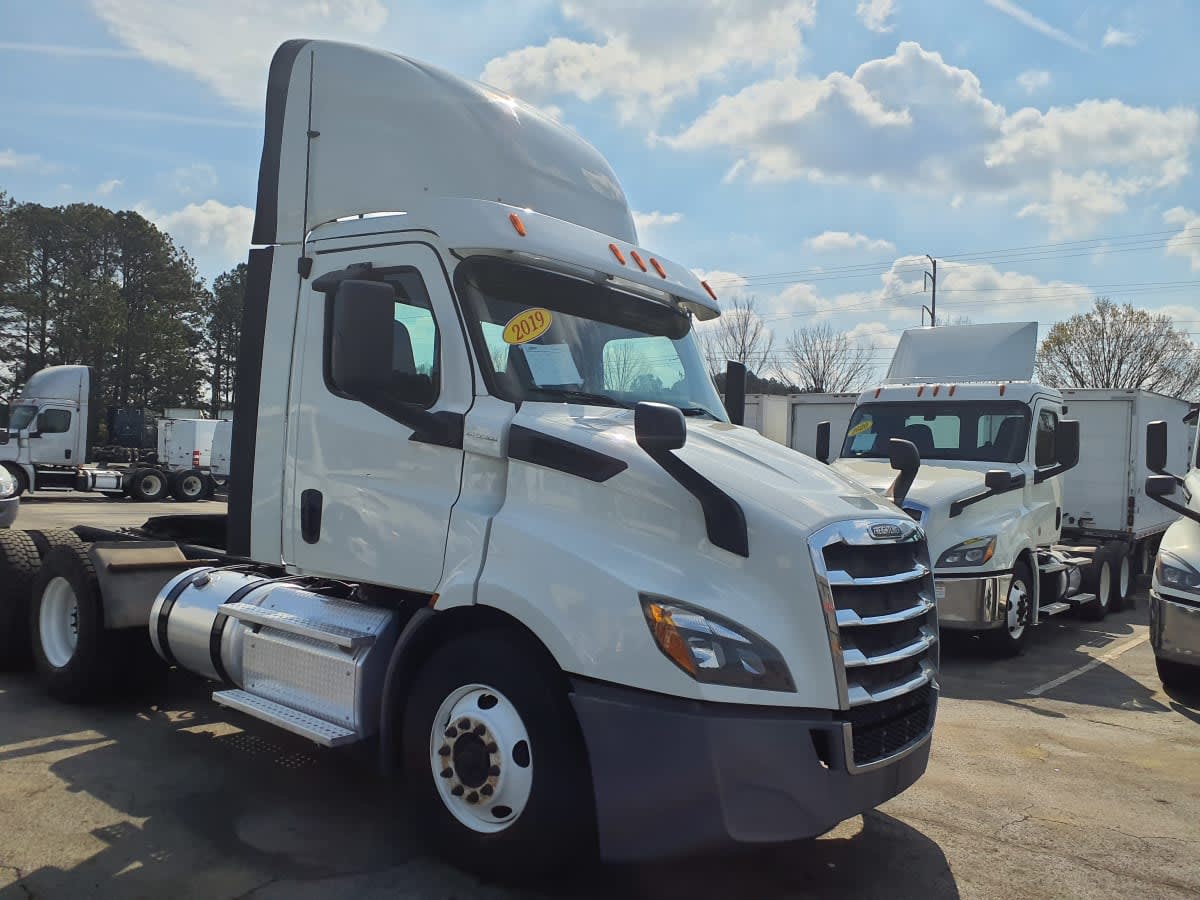 2019 Freightliner - image 1