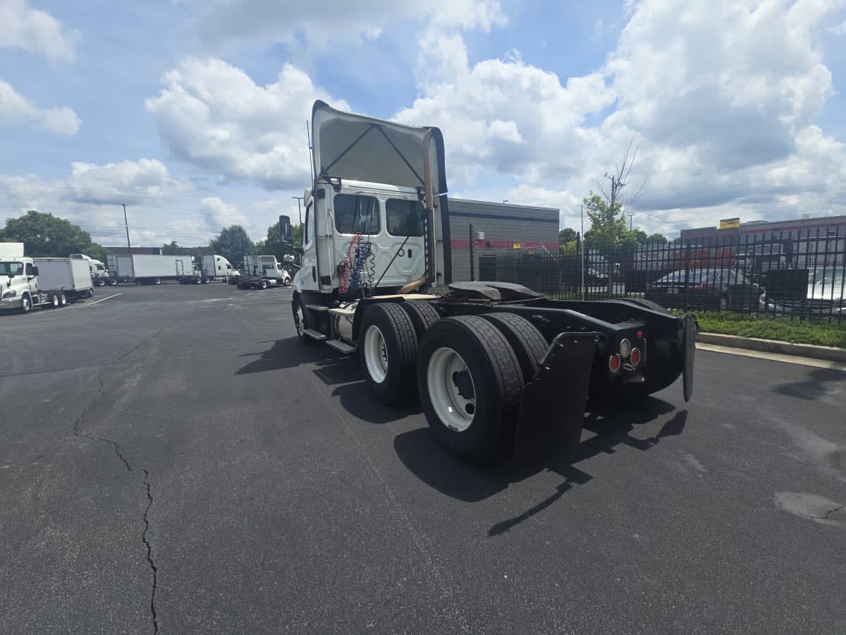 2019 Freightliner Cascadia in Atlanta, GA — photo 6