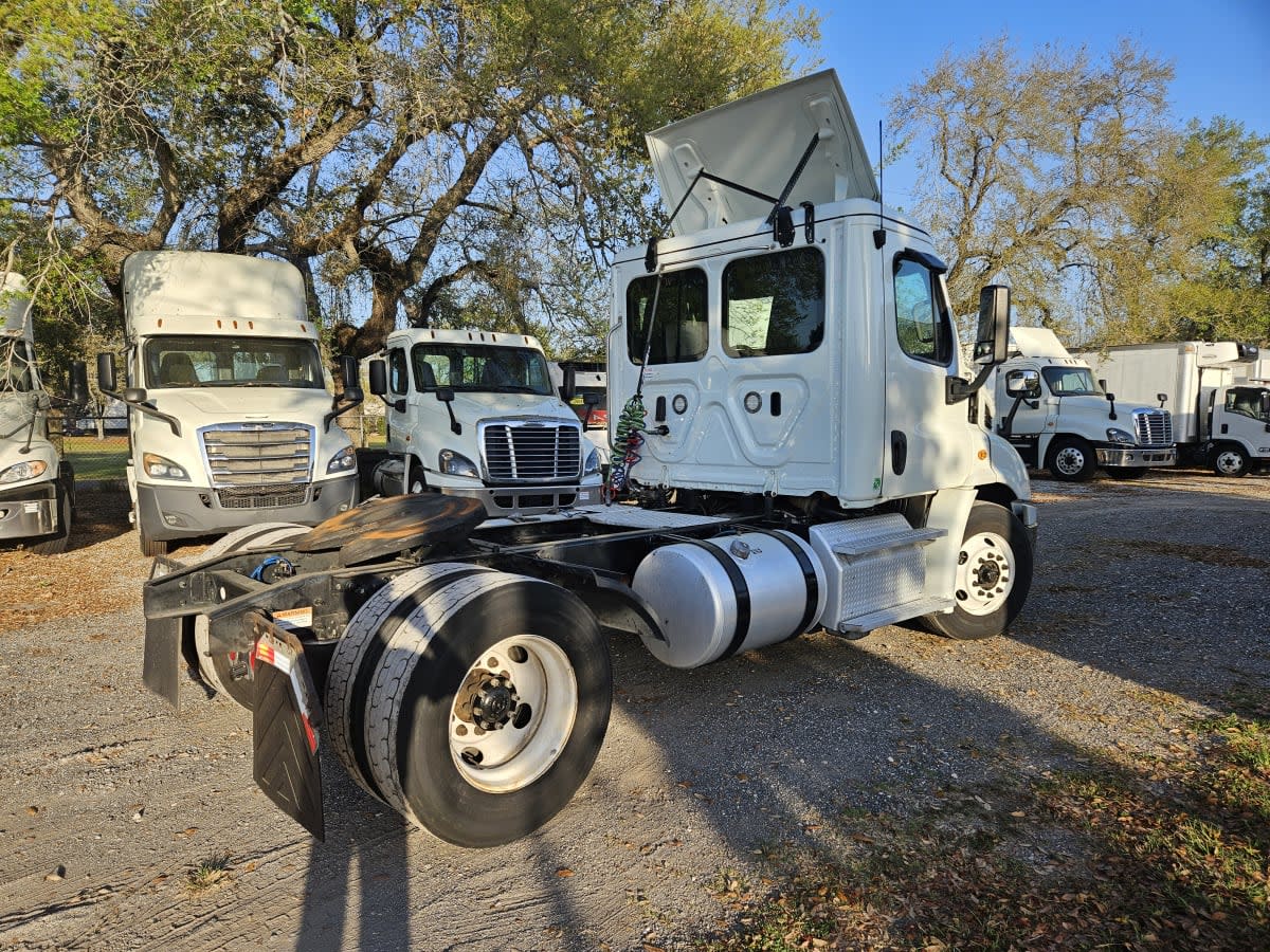 2019 Freightliner - image 4
