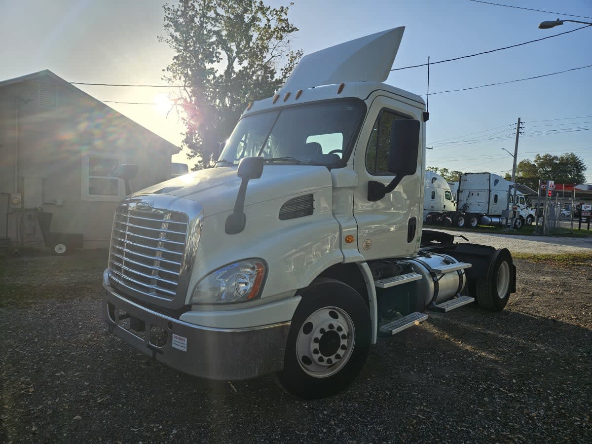 2019 Freightliner - image 1