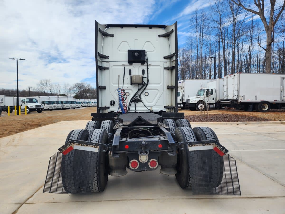 2019 Freightliner - image 5