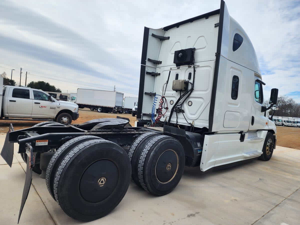 2019 Freightliner - image 4