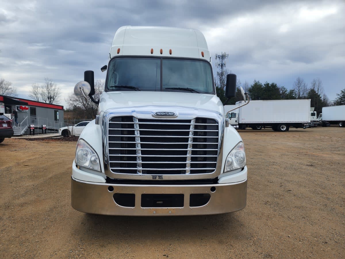 2019 Freightliner - image 2