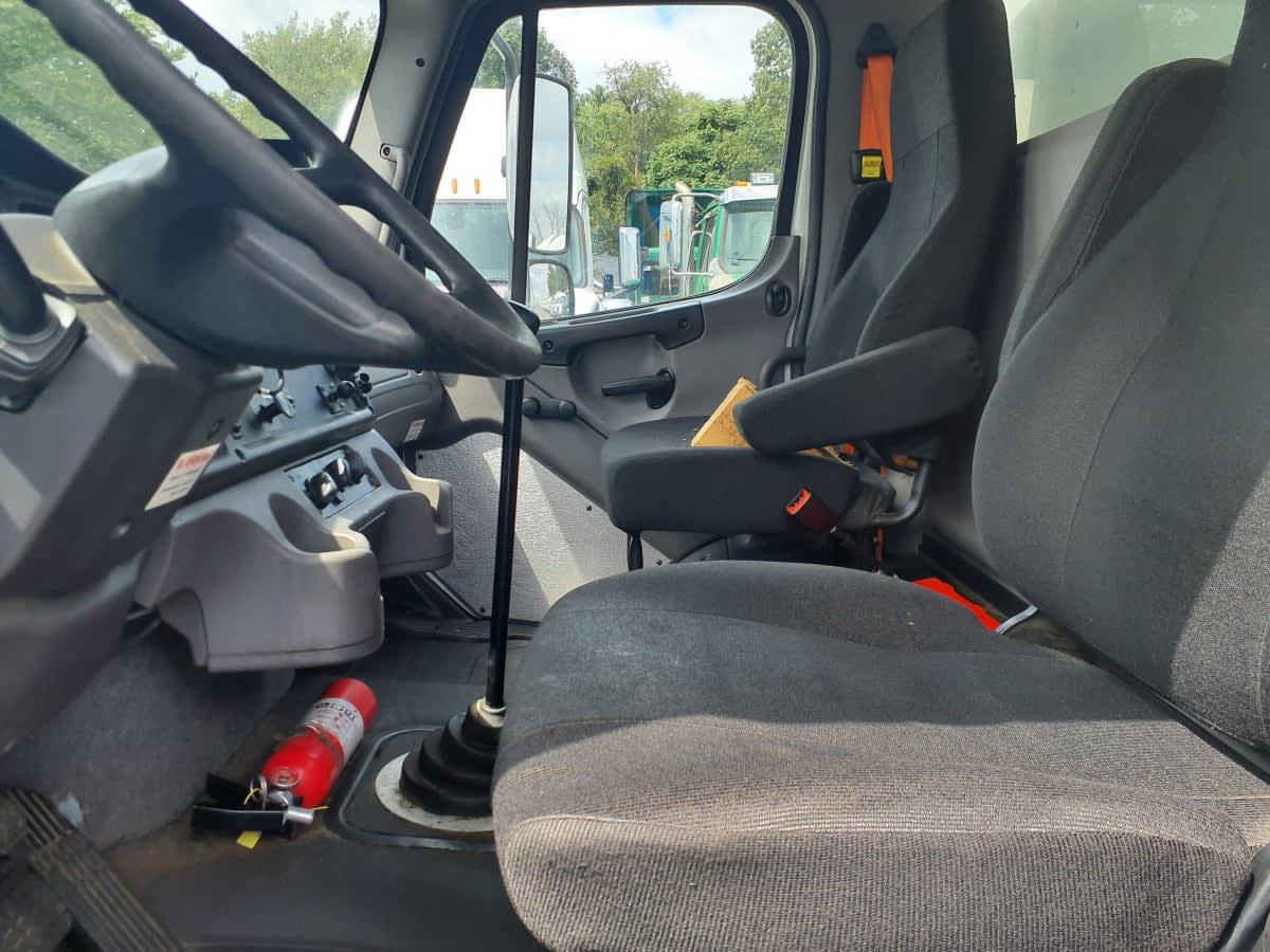 2019 Freightliner M2 106 836603