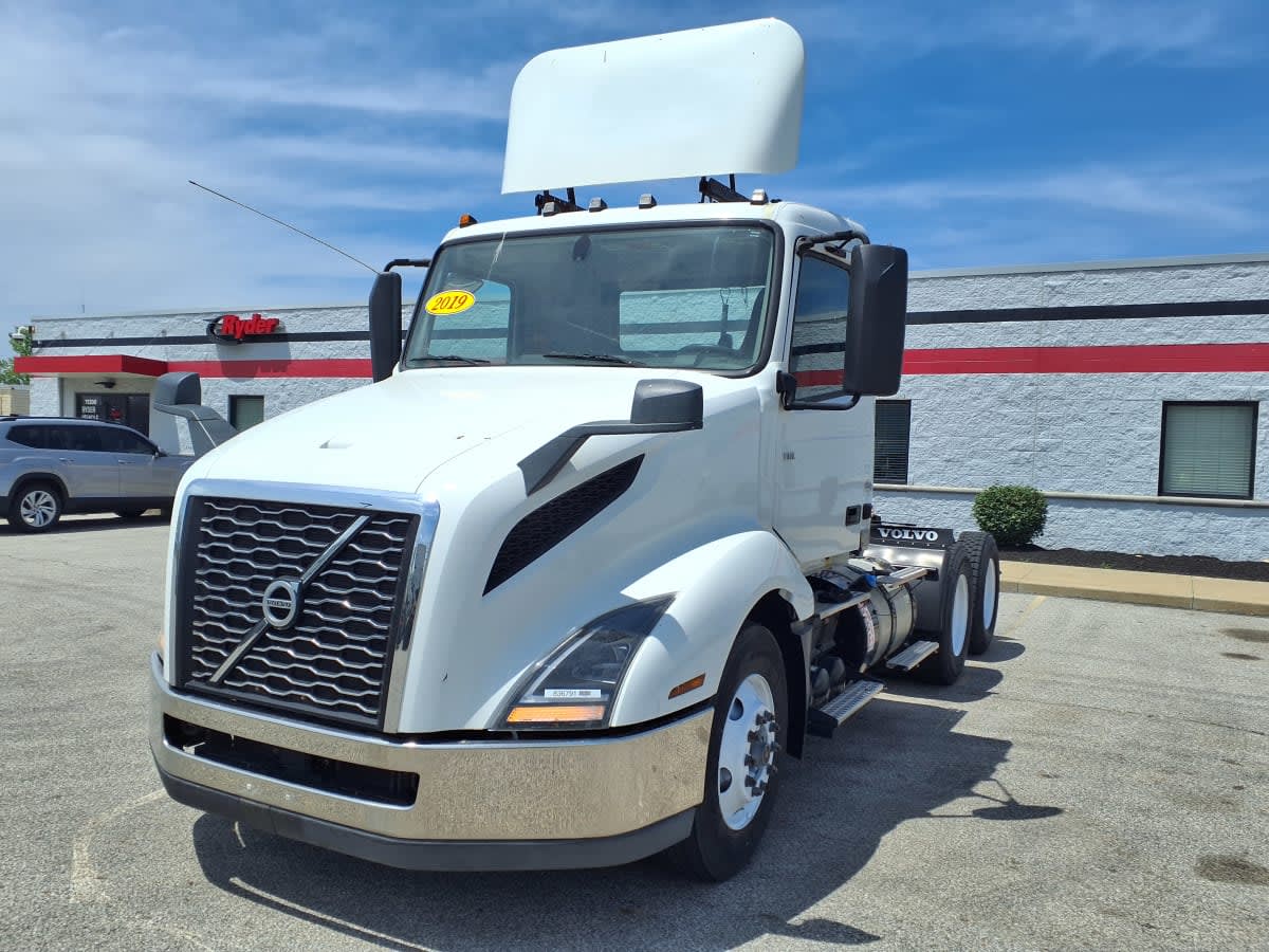 2019 Volvo VNL 860 in Cleveland, OH