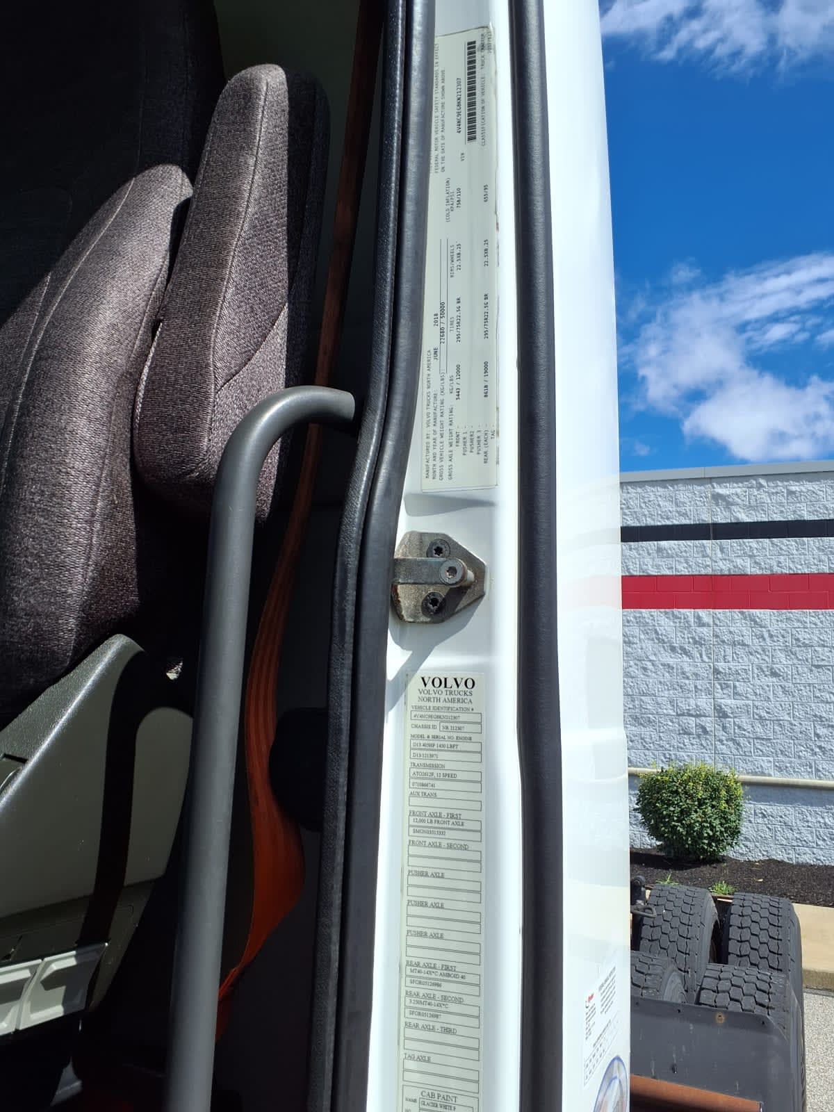 2019 Volvo VNL64T-300 836904