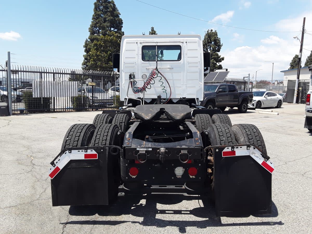 2019 Volvo VNL 860 in Montebello, CA — photo 5