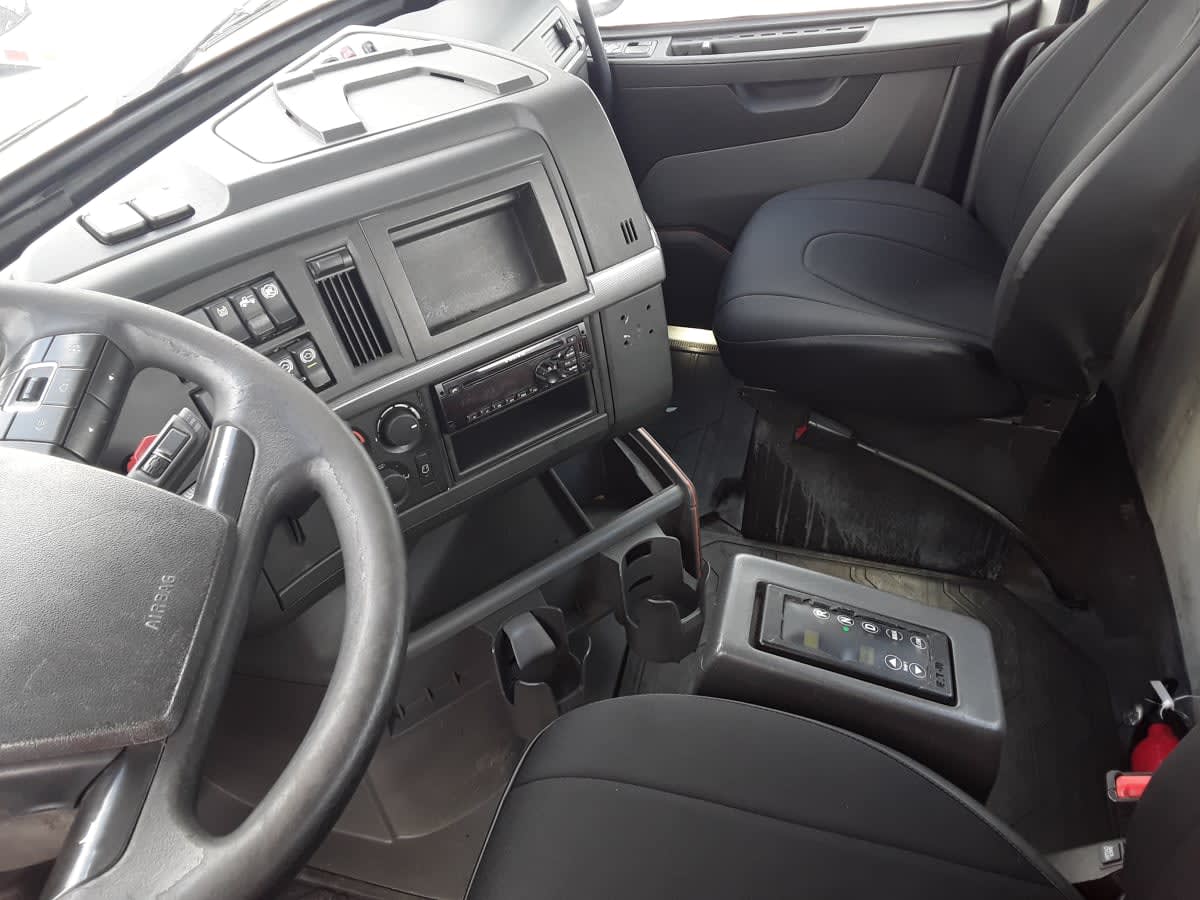 2019 Volvo VNL 860 in Montebello, CA — photo 7
