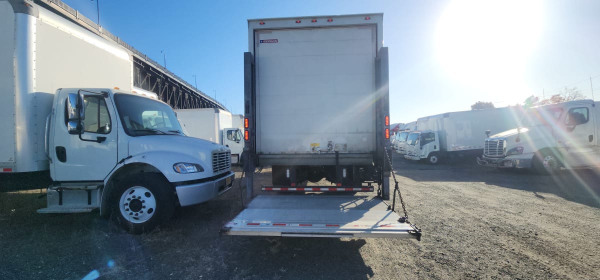 2019 Freightliner/Mercedes M2 106 837478