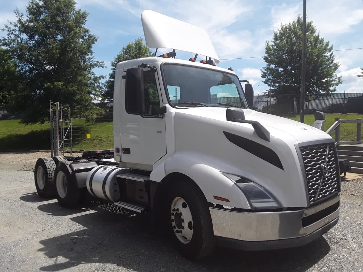 2019 Volvo VNL 860 in Charlotte, NC — photo 3