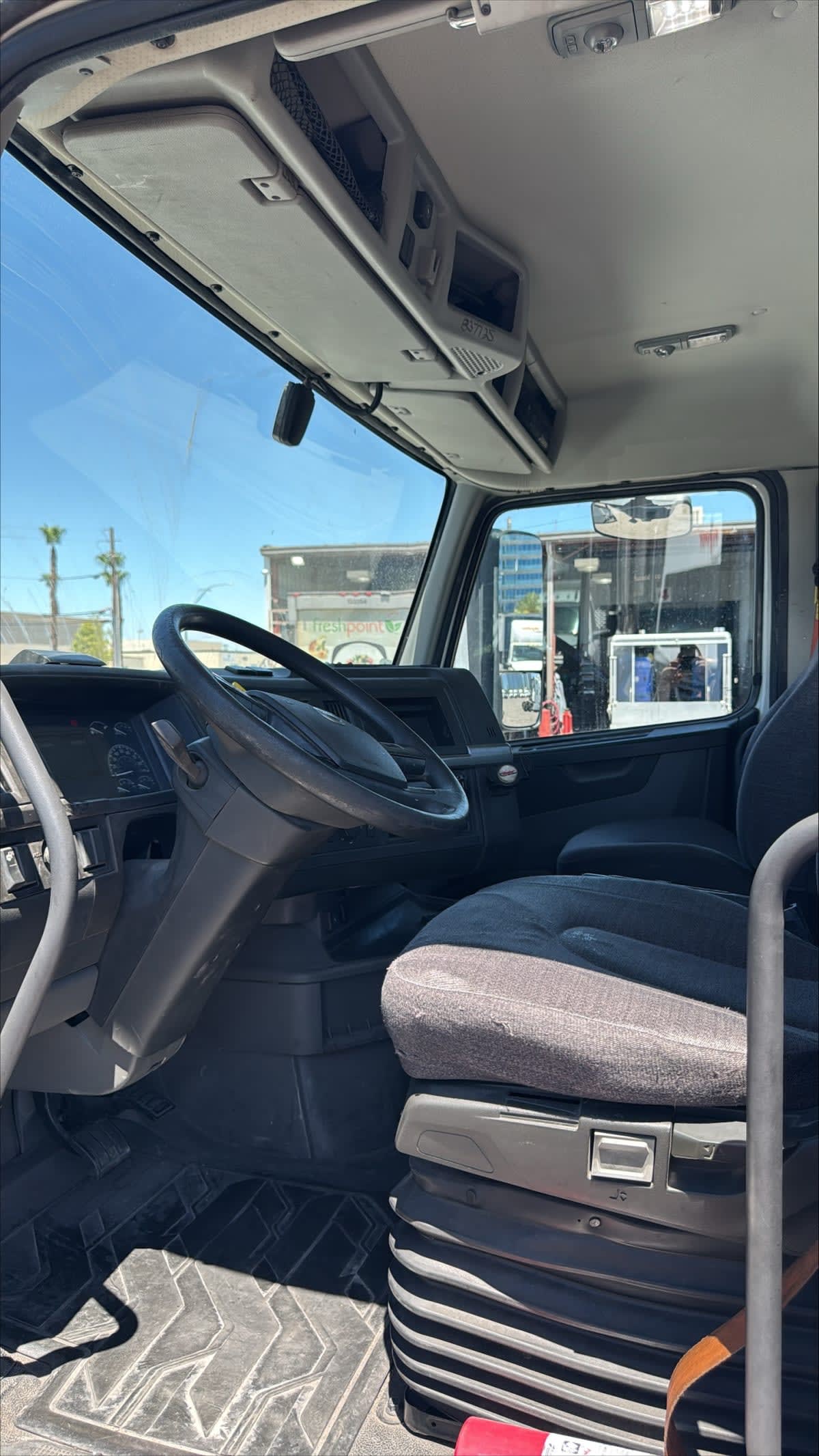 2019 Volvo VNL64T-300 837725