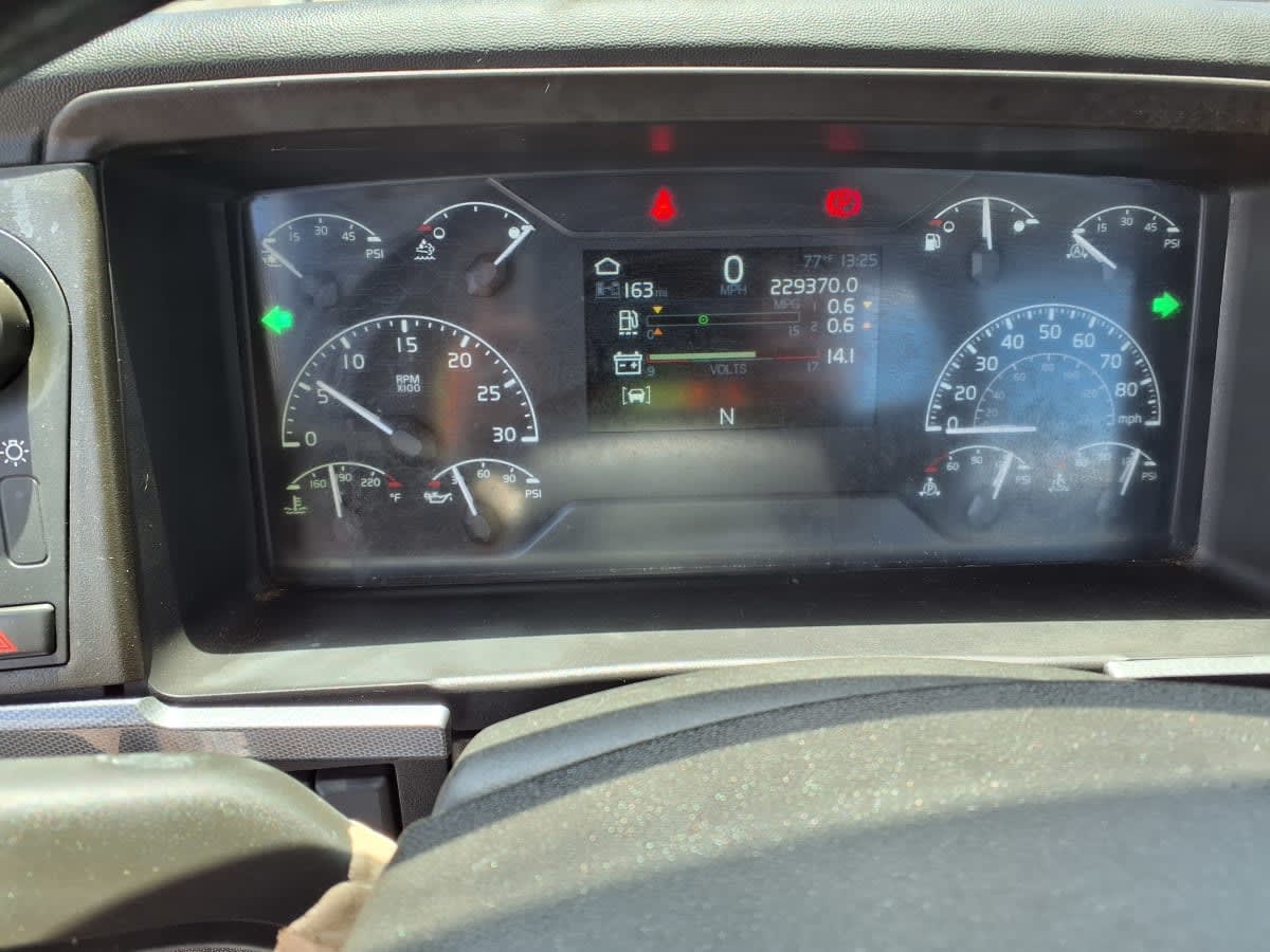 2019 Volvo VNL64T-300 837728