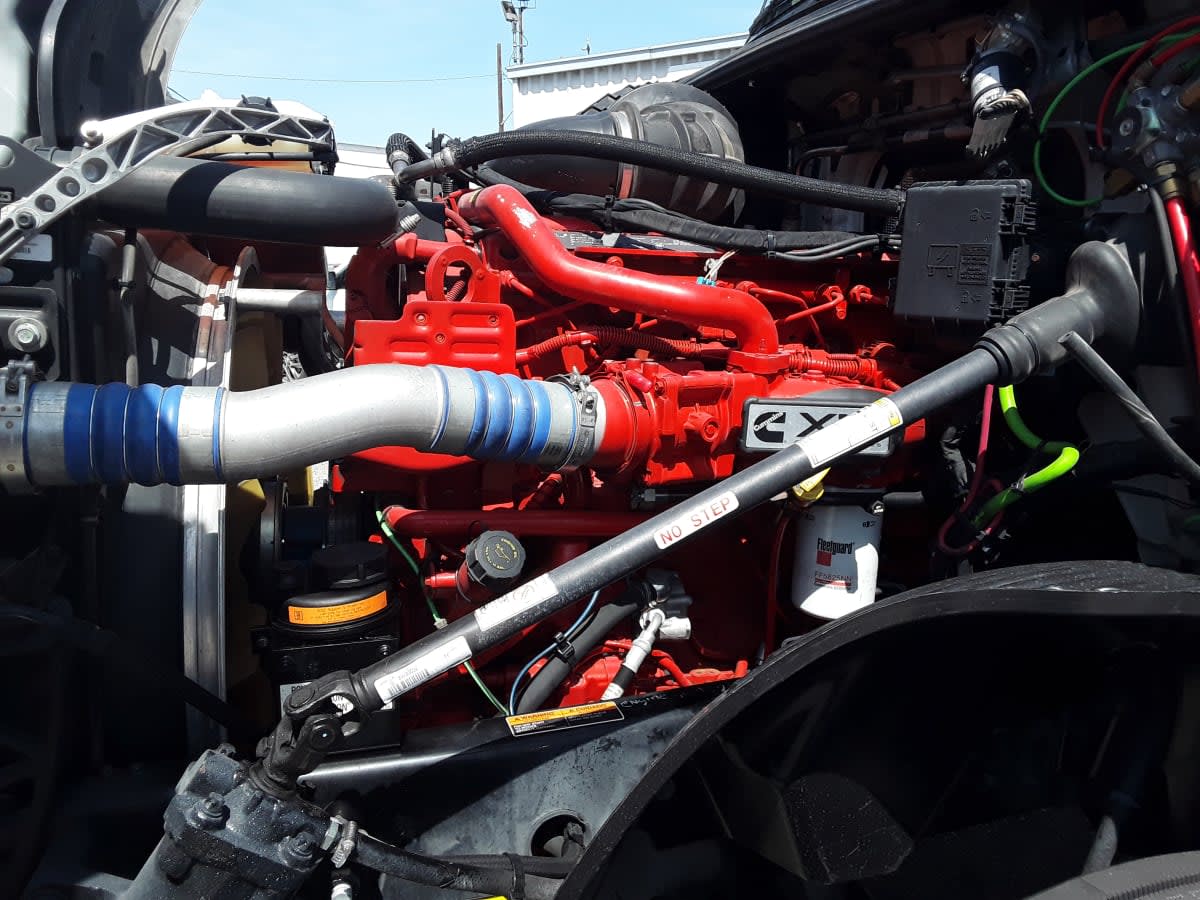 2019 Volvo VNL 860 in Montebello, CA — photo 8