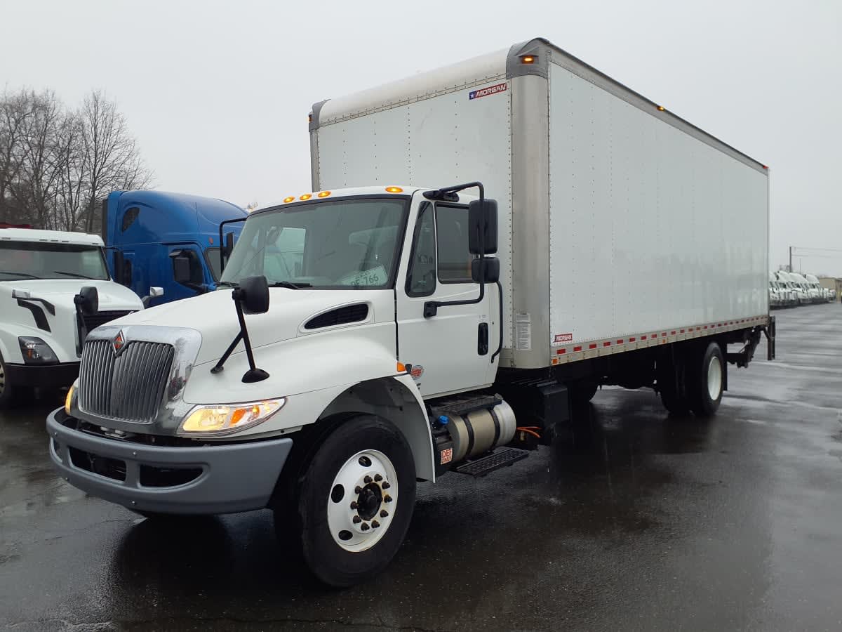 2019 Navistar International 4300 838000