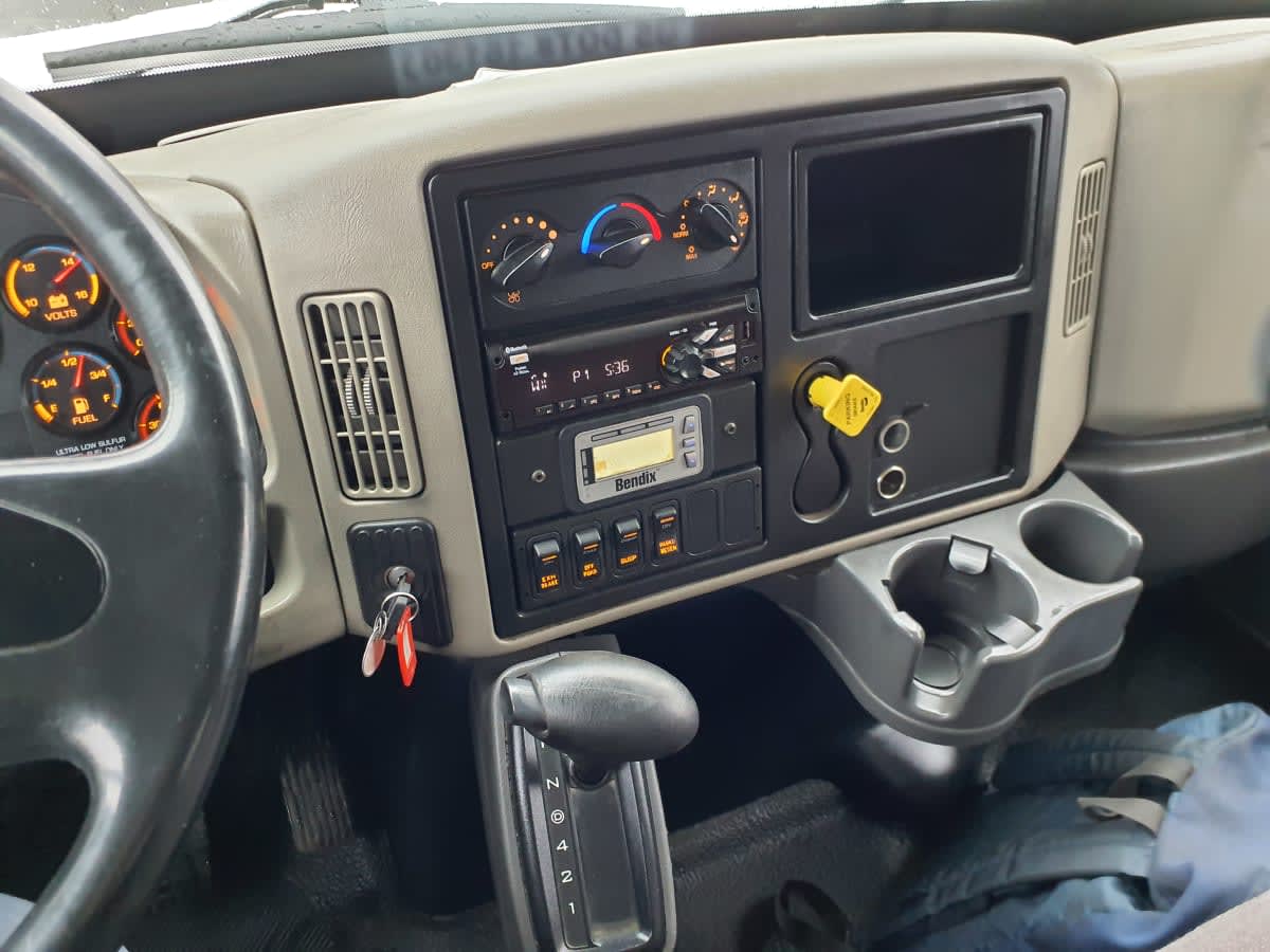 2019 Navistar International 4300 838000