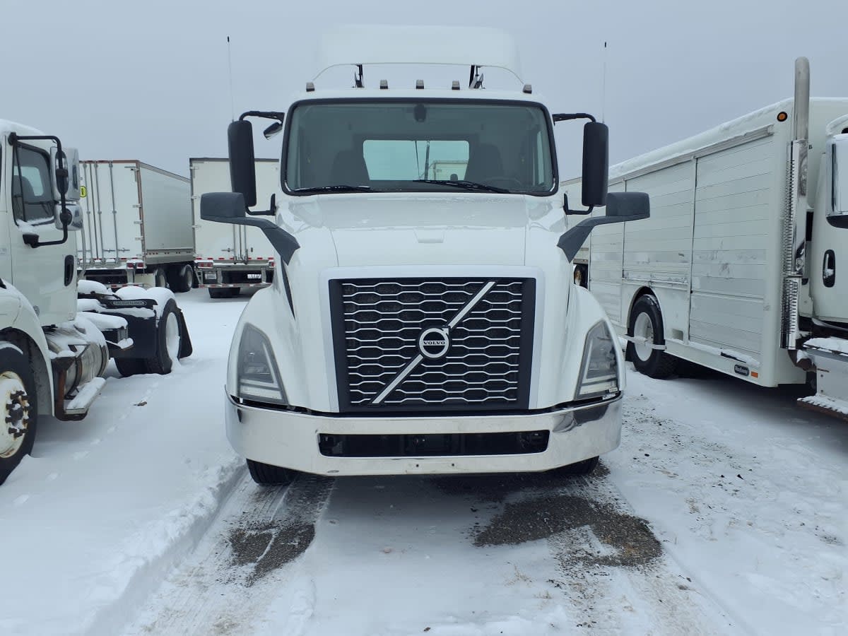 2019 Volvo - image 2