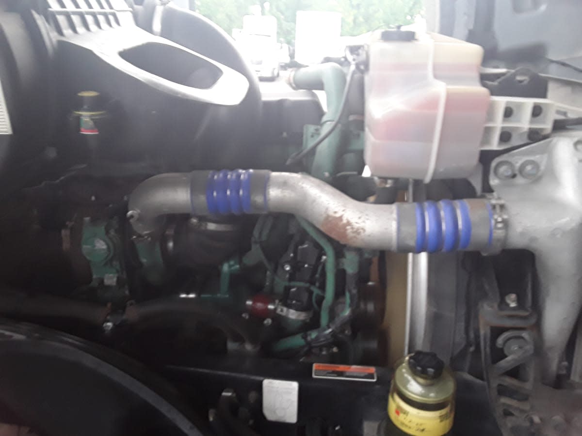 2019 Volvo VNL64T-300 838565