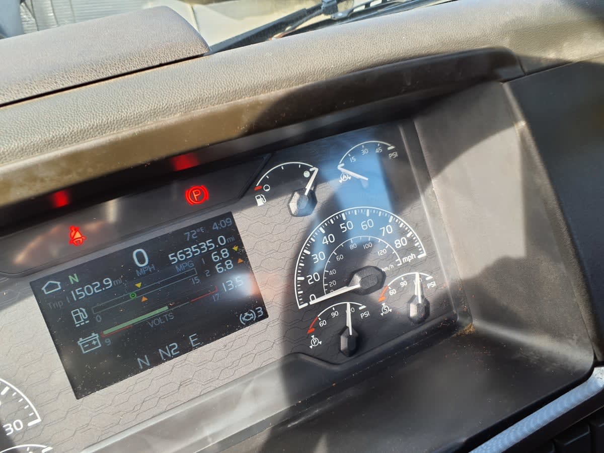 2019 Volvo VNL64T-300 838670