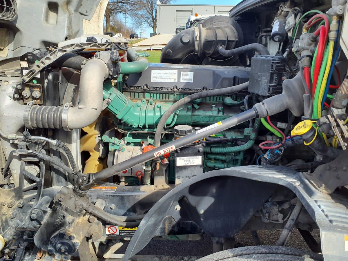 2019 Volvo VNL64T-300 838670