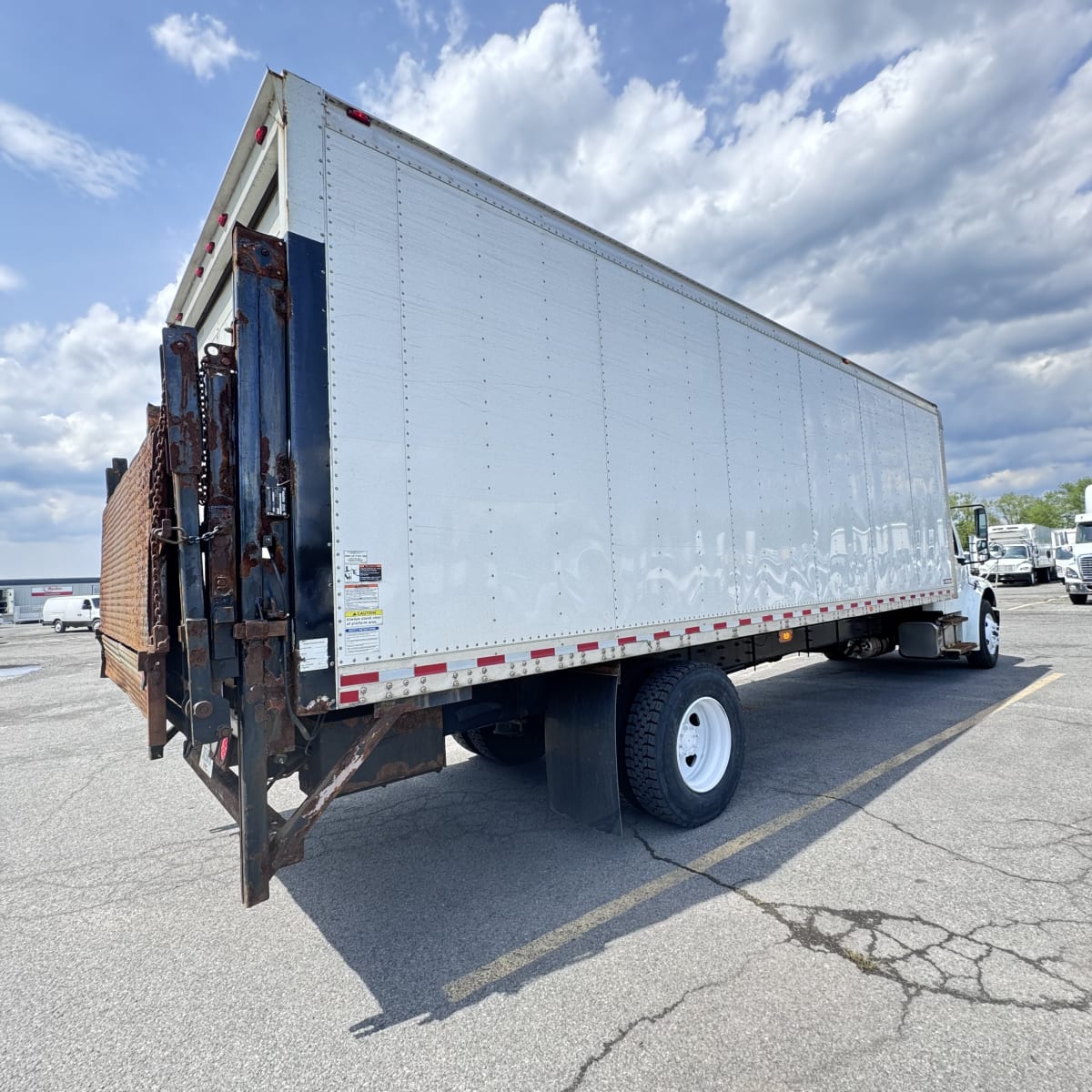 2019 Freightliner/Mercedes M2 106 839421