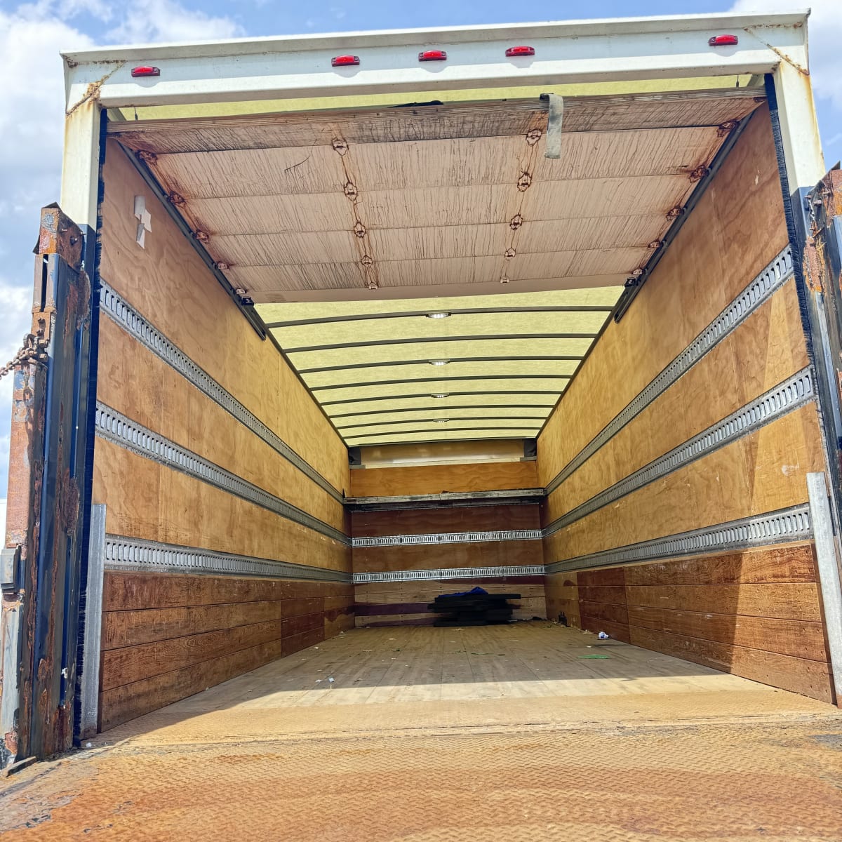 2019 Freightliner/Mercedes M2 106 839421