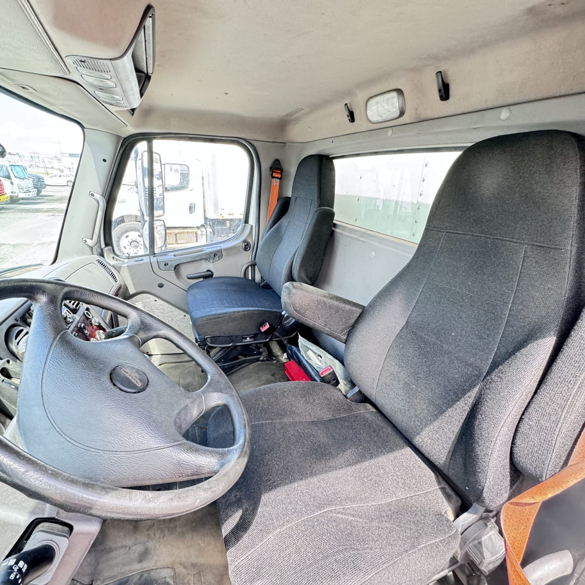 2019 Freightliner/Mercedes M2 106 839422